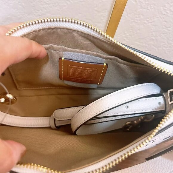 NWT Coach X Peanuts Teri Shoulder Bag With Snoopy - Picture 6 of 7